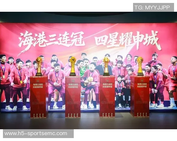 上海海港在中超联赛第29轮中以三球优势战胜浙江俱乐部绿城展现强劲实力