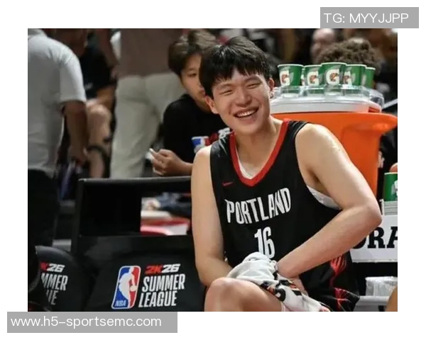 开拓者轮换阵容调整杨瀚森全场未能登场坐冷板凳引发关注